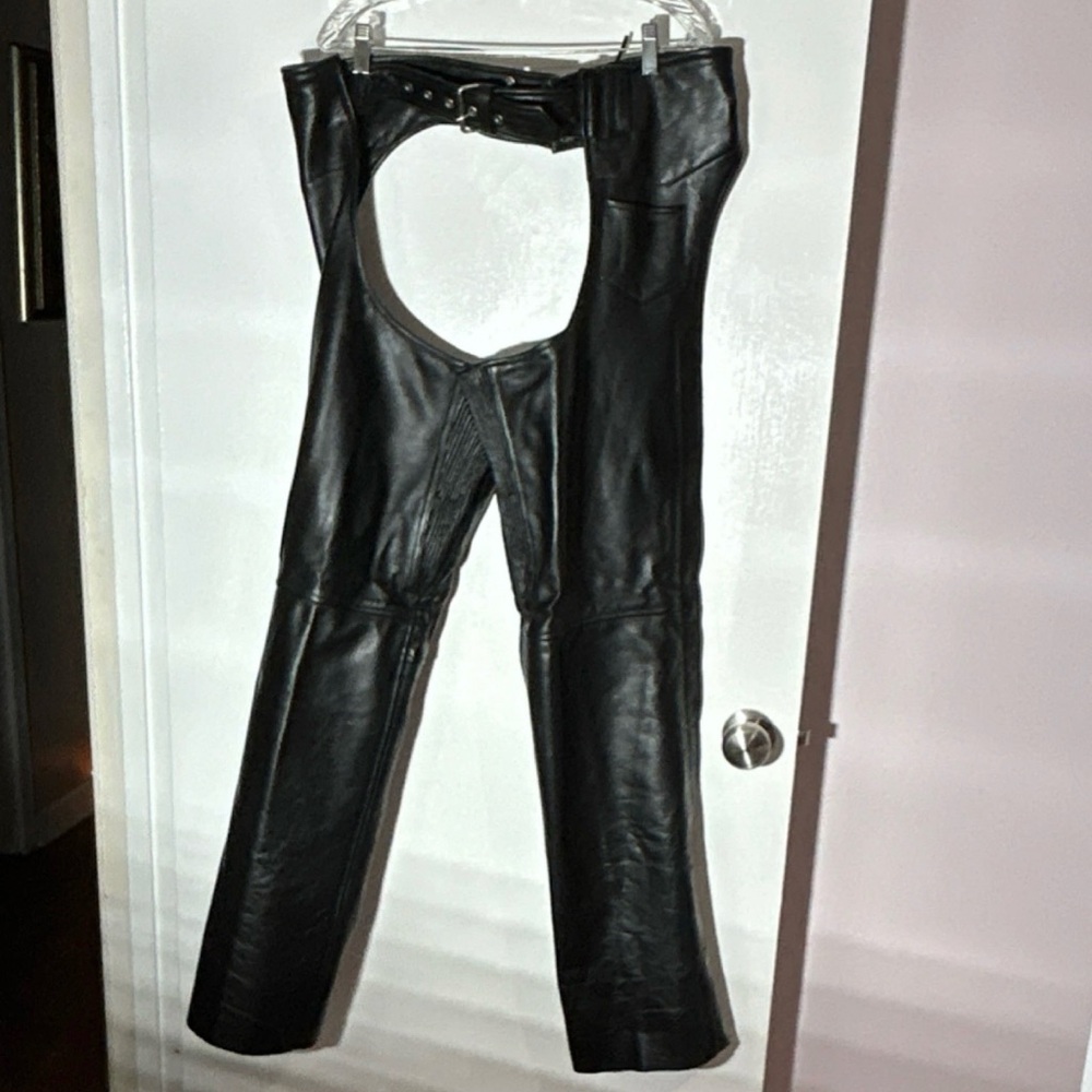 Men's Black Leather Chaps size 38. Like New. Motorcycle Gear. Xelements brand